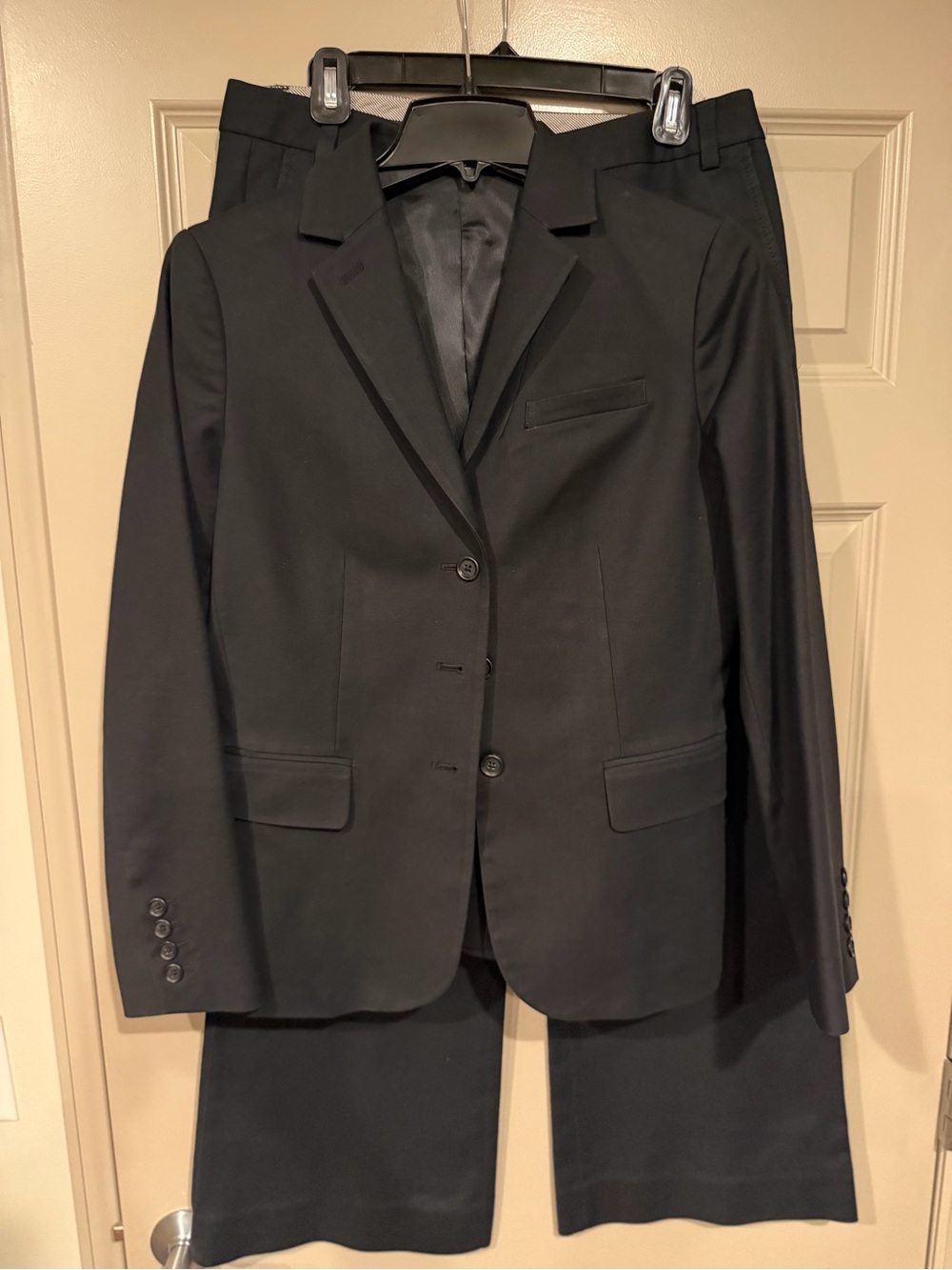 Like New. Worn Once. GAP Black Women's Blazer and Matching Pants Suit - Picture 3 of 10